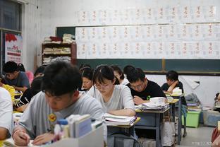 厄德高数据：5射1中&4次关键传球 4次过人全场最多 11次对抗4成功